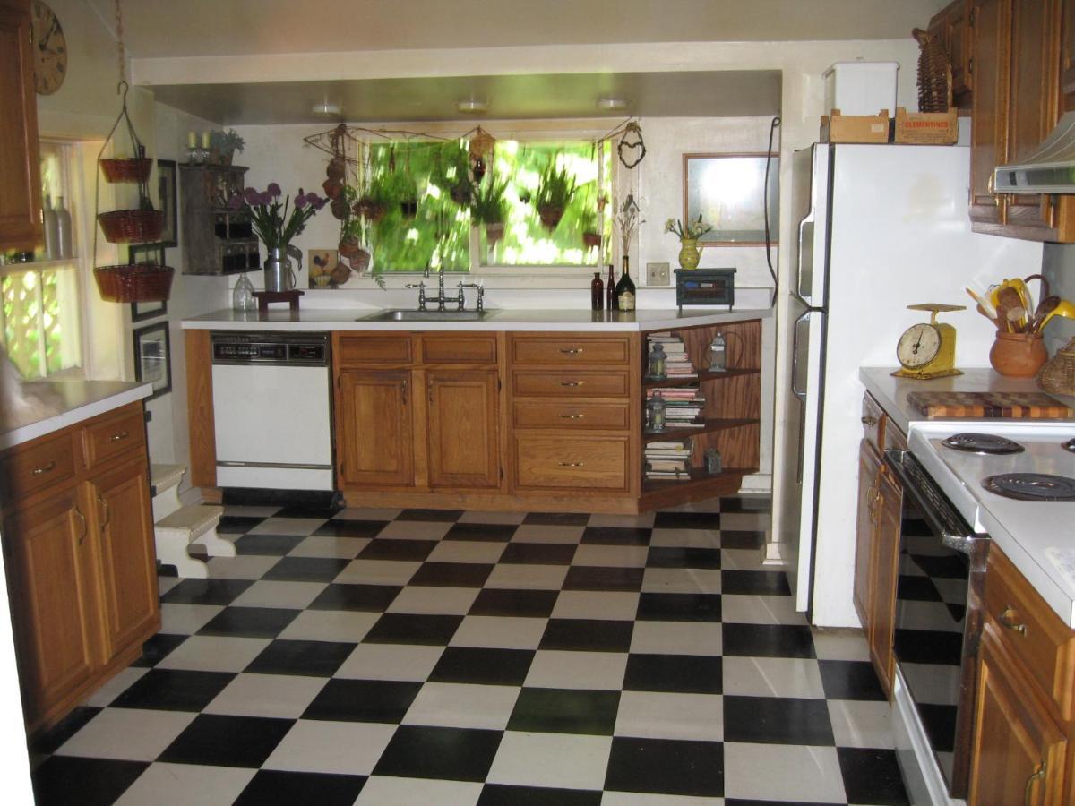 B&B On Seven Acres With Private Bed & Bath Clinton Corners 외부 사진